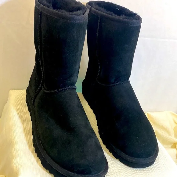 UGG- Brand New- Australia Classic Short. Color: Black 5825 BOOTS- Womens 9 - Picture 9 of 17